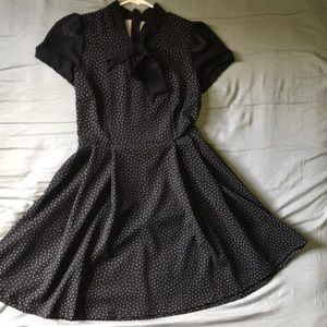 Tie Neck A-Line Dress M (ModCloth Style) 🖤
